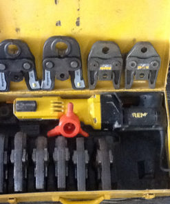 Rems csőidom cső fitting press presszgép présgép gép bérlése kölcsönzése v m th u pofákkal présfejekkel